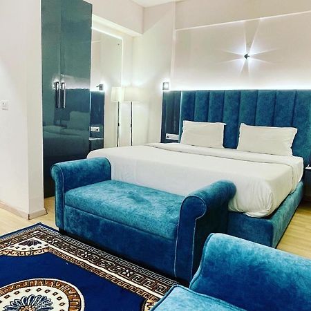 Neel Skye - Couple Friendly - Dlf My Pad, Gomtinagar , Lucknow Aparthotel Bagian luar foto